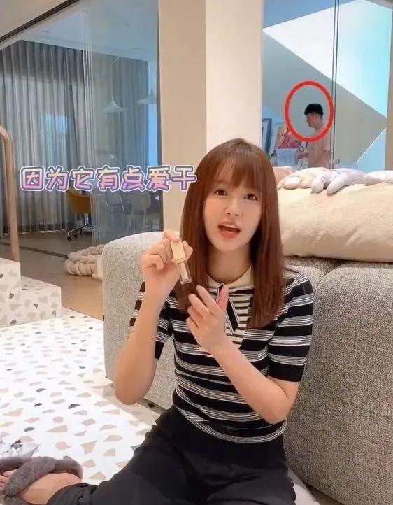 陈赫个人资料跑男成员，晒妻子小心翼翼