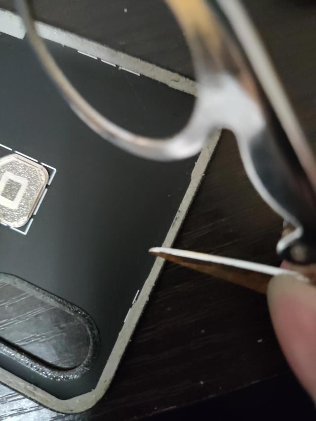 小米手机换电池，小米8怎么换电池官方（某宝80块8000mAh私换电池靠谱吗）