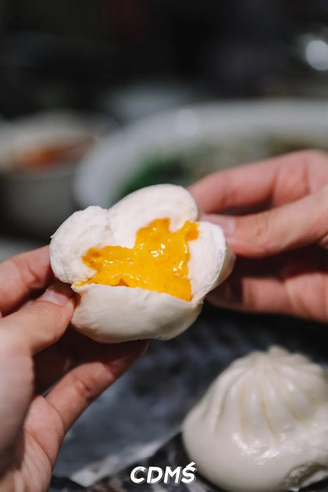 广州人吃成都火锅，广东女生被室友带去第一次吃成都火锅
