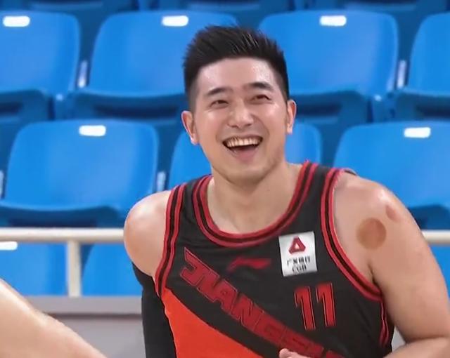 cba各队最新积分排名，浙江队全胜排第一