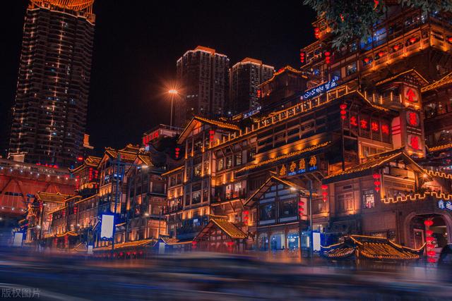 洪崖洞的历史由来，洪崖洞成为网红景点的原因