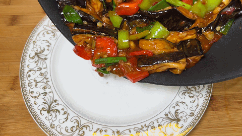 焖茄子的家常做法，最正宗油焖茄子的做法步骤（几分钟就能做成的美味）