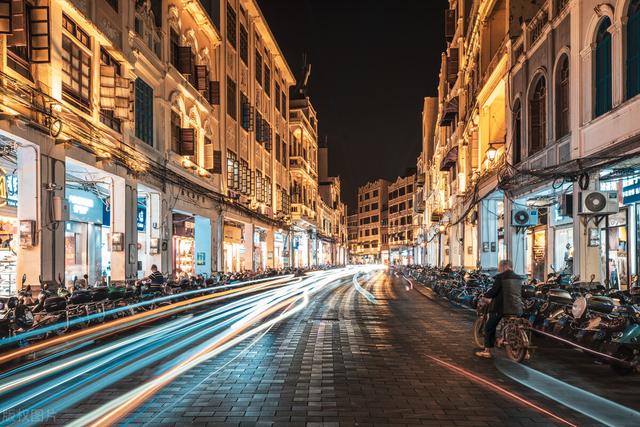 海南一日游槟榔谷导游推荐套餐，本地人从来不去的“槟榔谷”值得一游吗