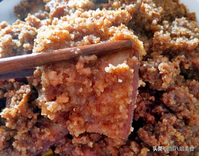 简单的方法做蒸肉米粉，除夕必做的米粉蒸肉