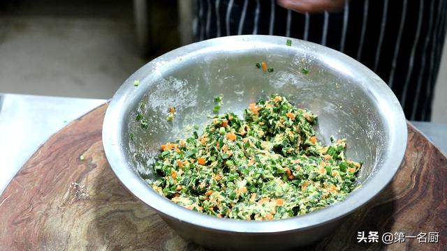 在家怎样炸丸子好吃又酥，丸子金黄酥脆