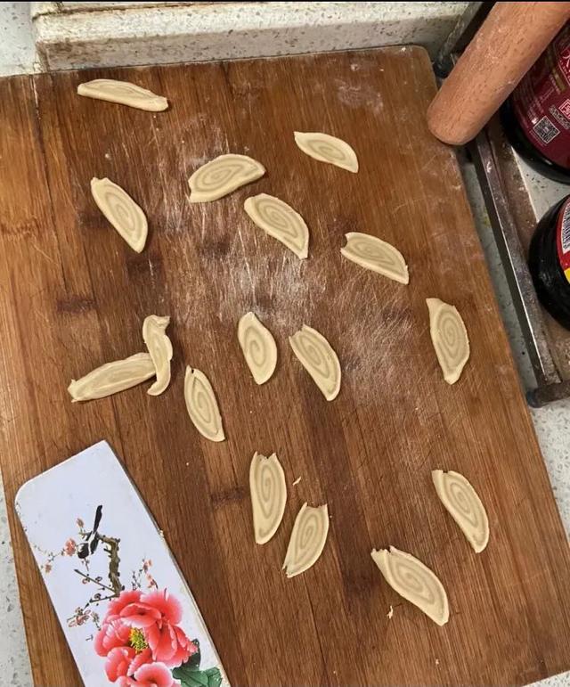 家庭版猫耳朵做法，只用牛奶、面粉和红糖