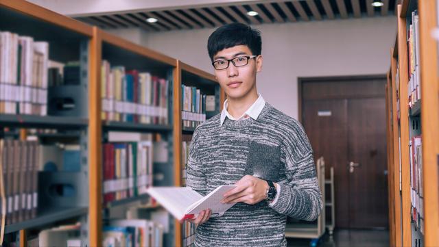 月入6000住家保姆的真实生活，25岁农村大学生在城里做住家保姆月入一万