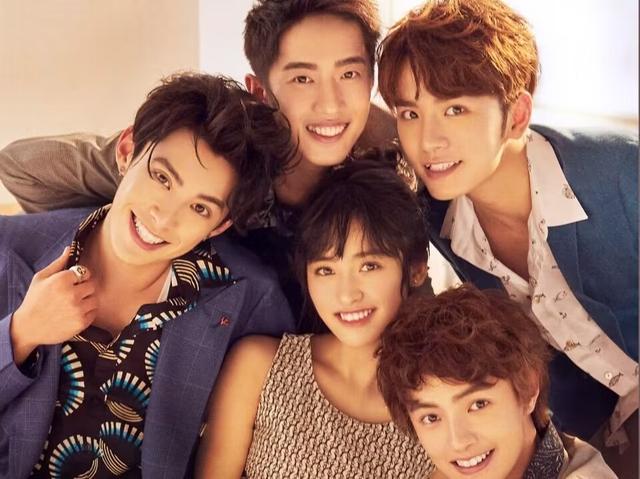 王鹤棣和沈月现在在一起吗，王鹤棣沈月星辰大海同框