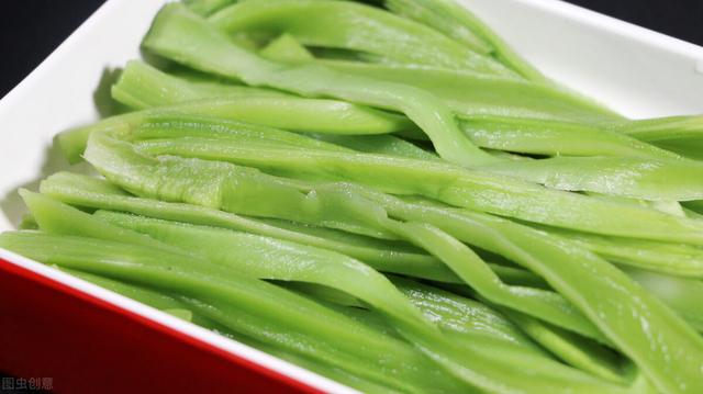 火锅可以涮什么菜，能涮火锅的蔬菜都有哪些（知识贴放在火锅里惊为天人的食材）