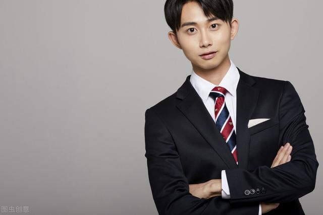 西装的穿法和搭配，学街头潮人这样穿