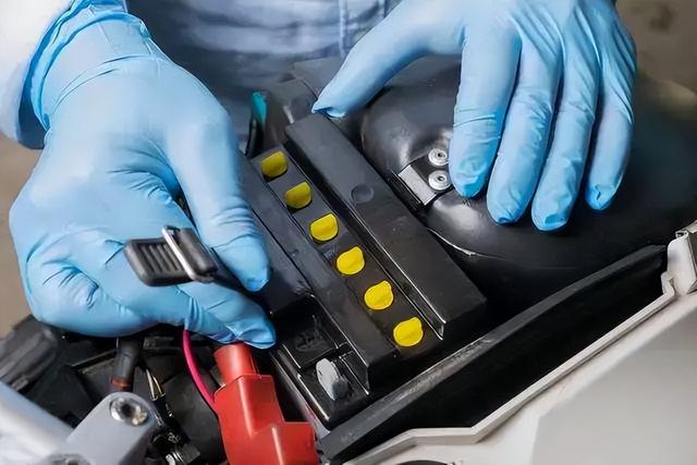 原厂电池和第三方电池到底差在哪，苹果手机真的不能换第三方电池吗