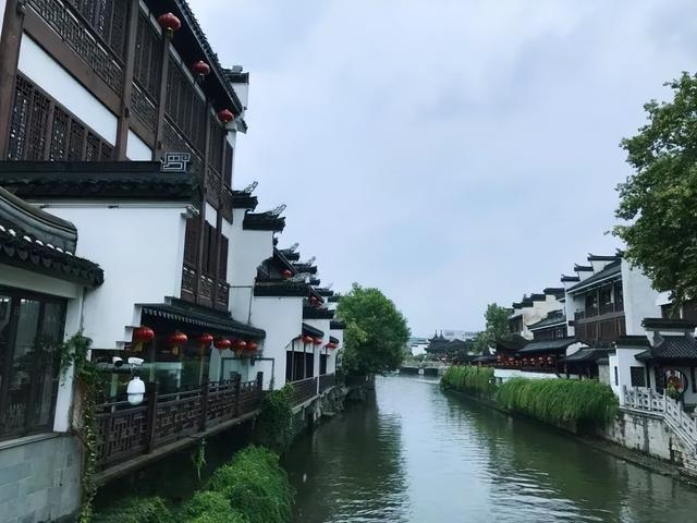 夏天去哪里旅游，夏天适合去哪里旅游避暑的地方（这些消暑纳凉地请收藏好）