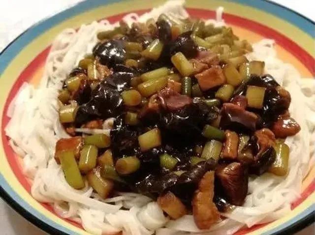 如何做一碗好吃的打卤面，打卤面这样做