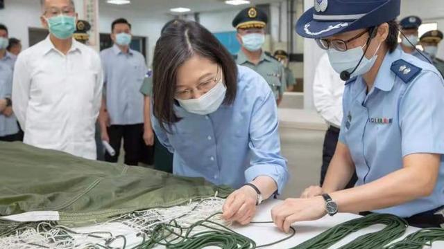 立陶宛事件什么时间，美航母在中国周边出事；布林肯灭灯