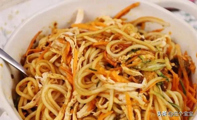 鸡丝面怎么做出来最好吃，鸡丝汤面：冬天来一碗