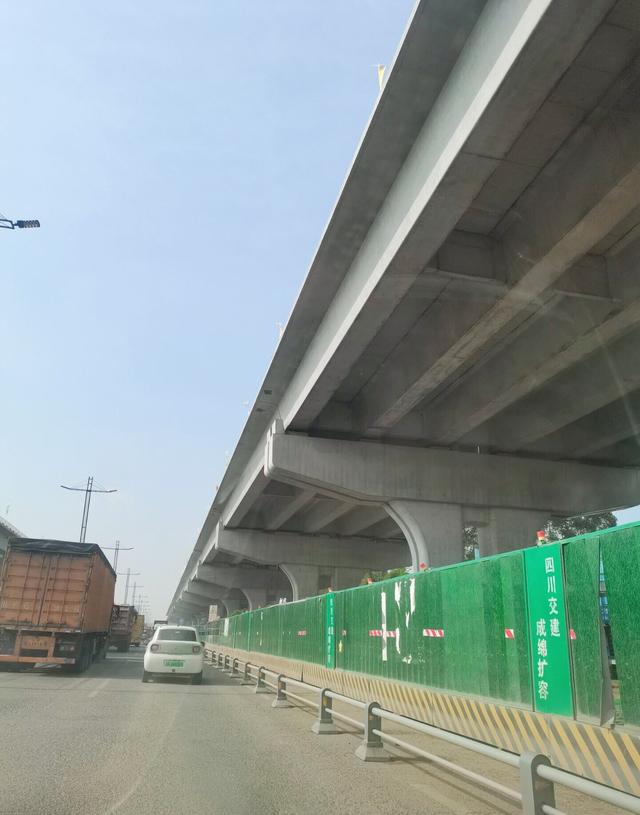 成绵高速扩容开通时间，成绵高速扩容项目铁板堰大桥全幅贯通