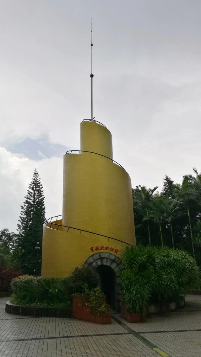 北回归线标志园，昆明墨江北回归线标志园（游客排队喝井水：就会生双胞胎）