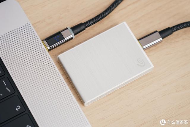 ipad如何扩大屏，一根线让iPad实现全屏扩展