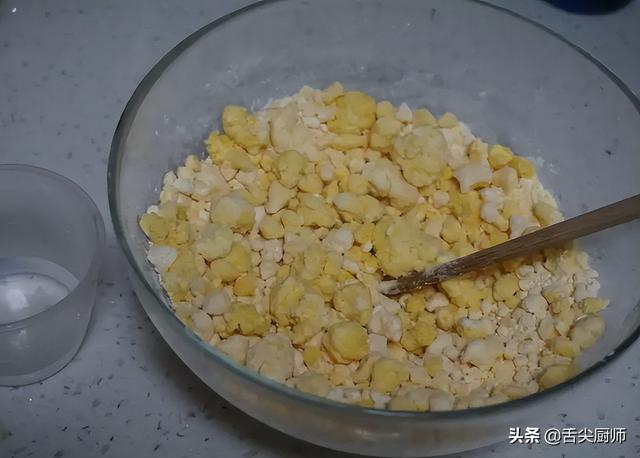 玉米面发糕的做法，玉米面发糕家常做法教程（教你玉米面大发糕的简单做法）