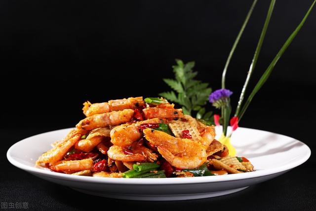 油焖大虾的制作方法，油焖大虾最简单的做法家常