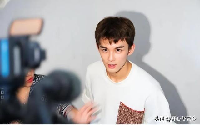 胡歌吴磊现在身高，高情商代表吴磊