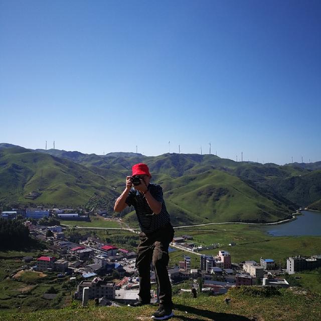 关于深圳梧桐山简介，深圳之巅——梧桐山