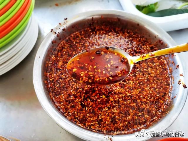 不辣的口水鸡酱汁配方，大厨将料汁配比告诉你