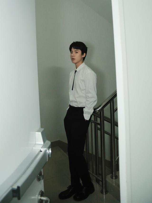 影视演员周奇个人简介，周奇、郭子凡正面PK