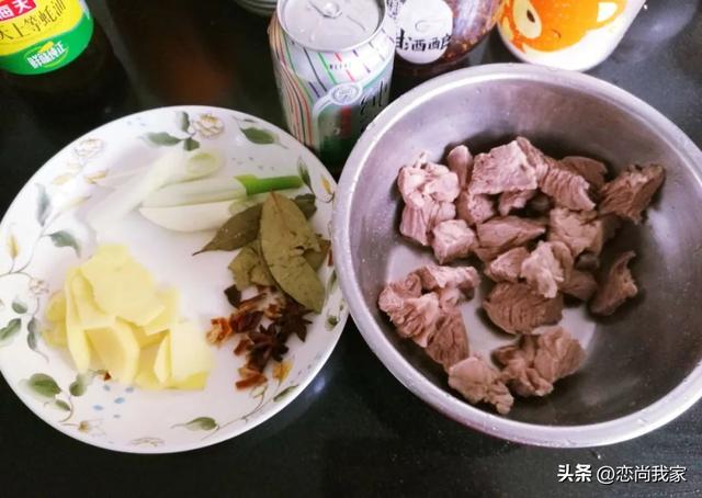 羊肉配什么菜好吃，这个季节吃羊肉配什么菜好吃（羊肉片别总是涮着吃）