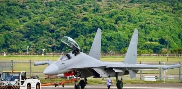 歼6最新资料介绍，歼-6亮相东南沿海