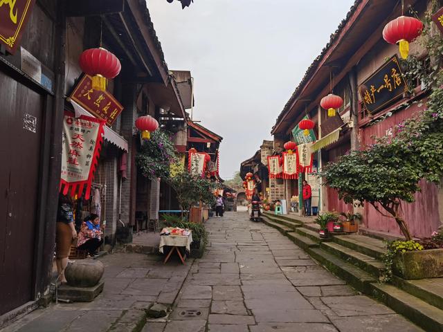 重庆主城周边古镇旅游推荐，我先给你推荐最值得游览的这二十三座