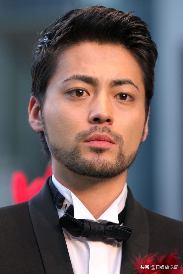 日本目前最受欢迎的男明星，日本2023年票选的最帅男演员