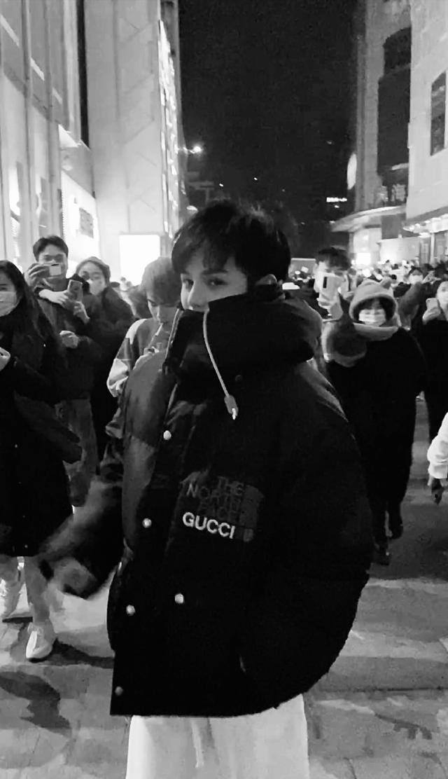 网红殷世航身高，网红殷世航现身引轰动