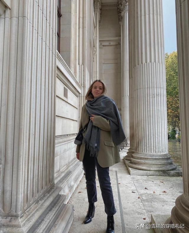 长裙配什么鞋子，配长裙穿什么鞋一年四季都可以（女人只需备齐这）