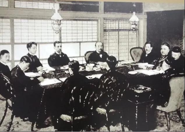 甲午中日战争签订的条约，清政府战败与日本签订《马关条约》割让台湾