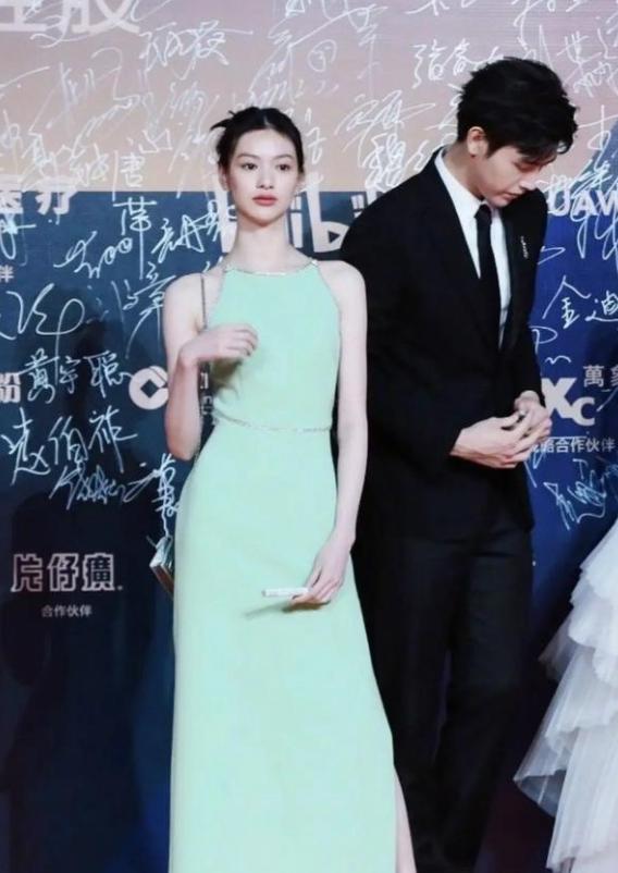 韩国红毯女明星有多敢穿，韩国红毯穿搭过于朴素