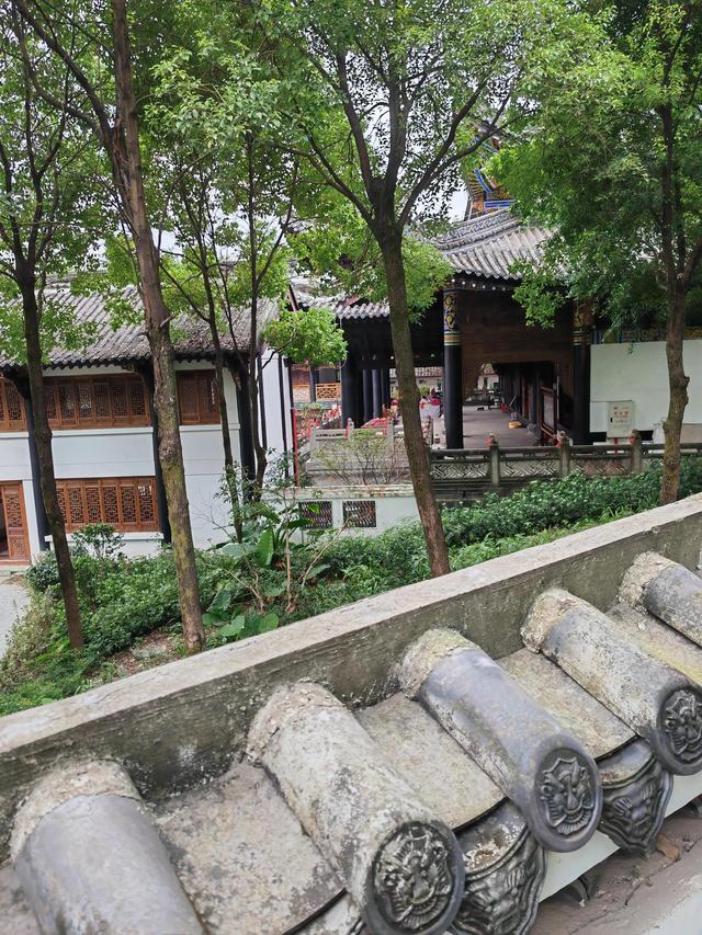 重庆矿山公园旅游攻略，废弃矿山蝶变生态公园