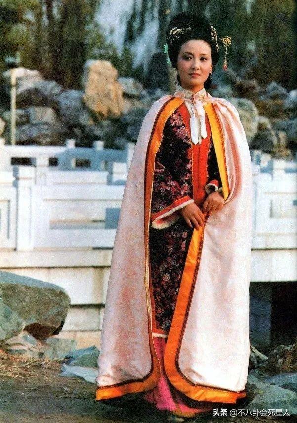 几位女明星的素颜你被谁惊艳到了，现实中路人脸