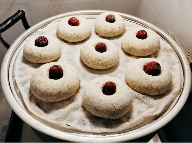 红枣馒头怎么做，在家如何自己制作红枣馒头