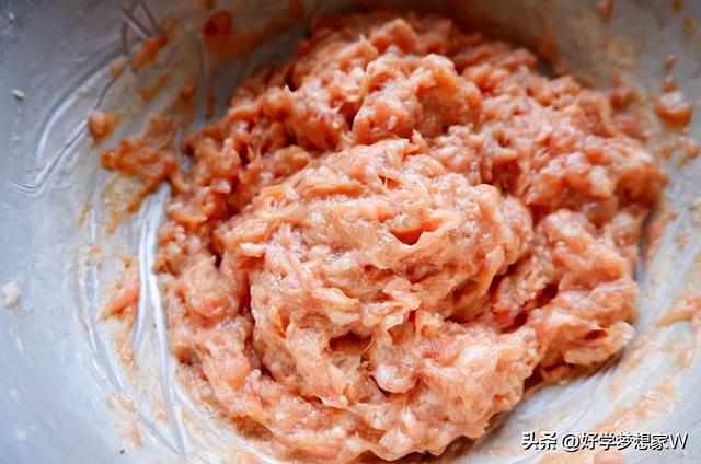 肉馅怎么调鲜嫩多汁，肉馅怎样调才能肉嫩多汁