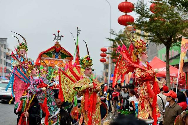 广东舞狮过年，都是“硬核”年俗