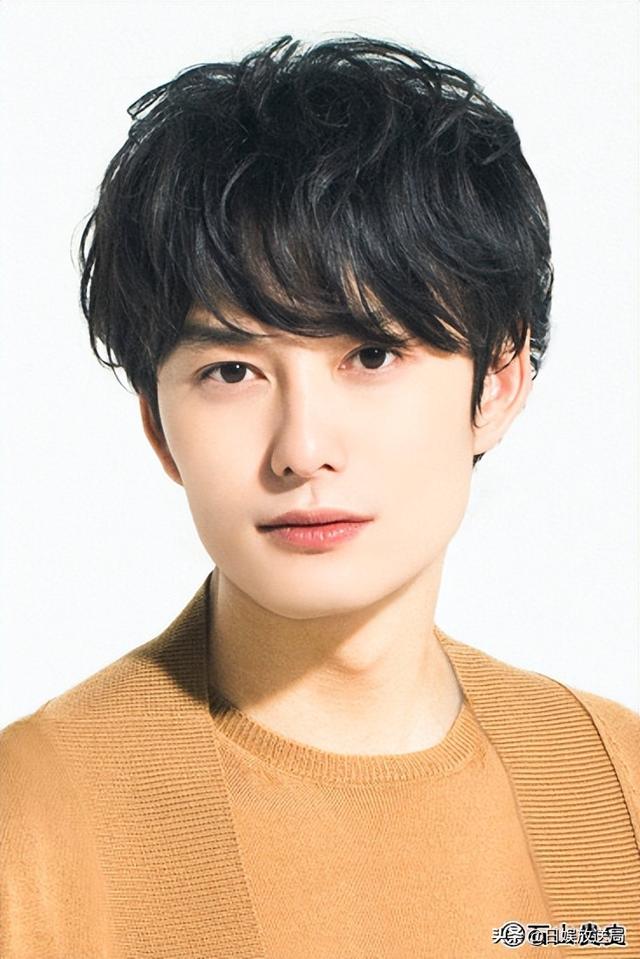 日本目前最受欢迎的男明星，日本2023年票选的最帅男演员