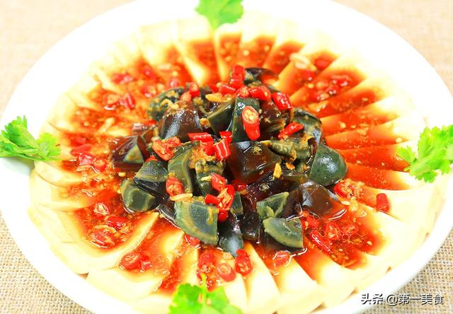 天然石磨豆腐的做法，传统古法用石磨打豆腐的全过程
