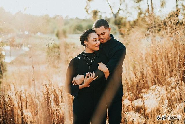 情侣拍照的姿势有哪些，情侣拍照的80个姿势