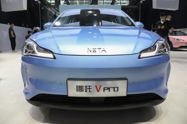 哪吒新能源汽车，哪吒v新能源汽车官网