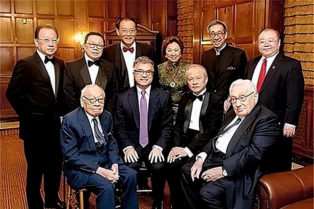 卸任驻华大使的骆家辉疯狂捞金，华裔骆家辉（靠一张中国脸成为美国高官）