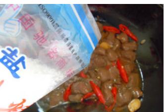 麻辣鸭血做法大全，鲜香滑嫩不破碎