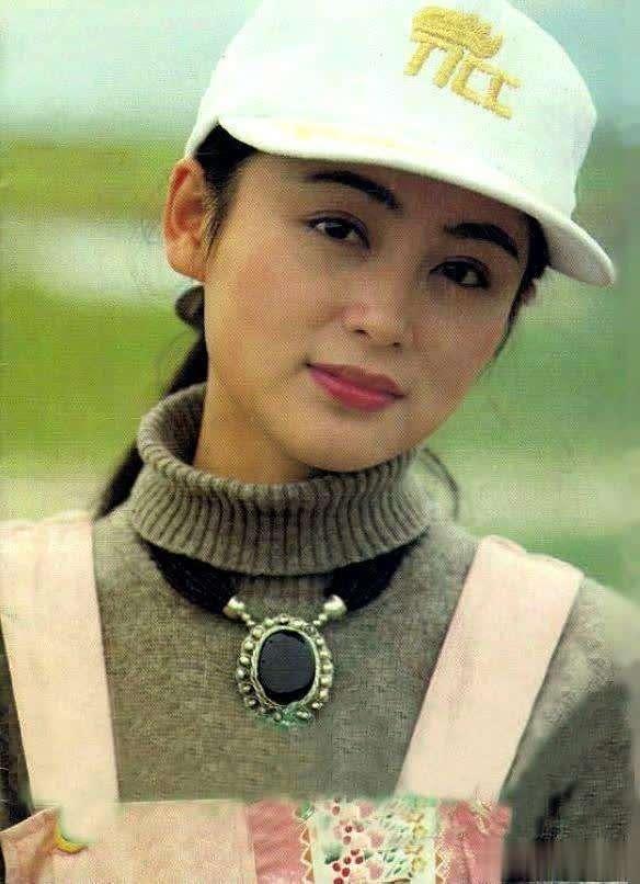 没有整过容的女明星，90年没整过容的女明星（“不老女神”现原形）