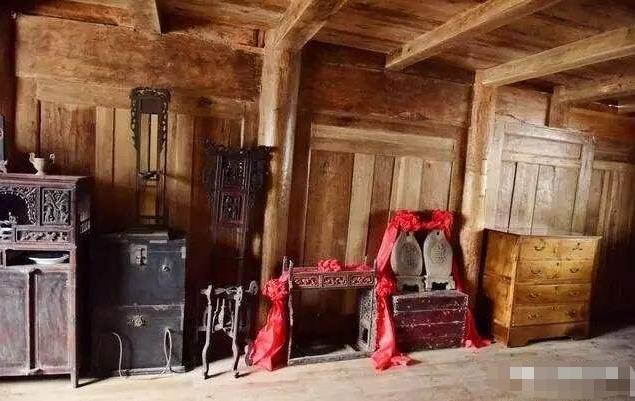 老农有座祖传金丝楠木屋，湖北一金丝楠木屋估值8亿