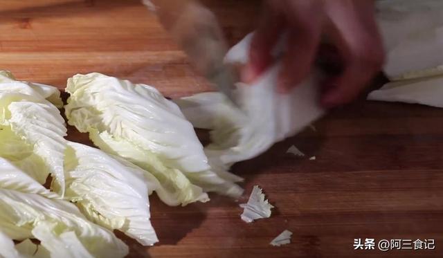 大白菜怎么炒好吃，大白菜怎么炒好吃有几种方法（牢记3个小诀窍白菜又脆又嫩）